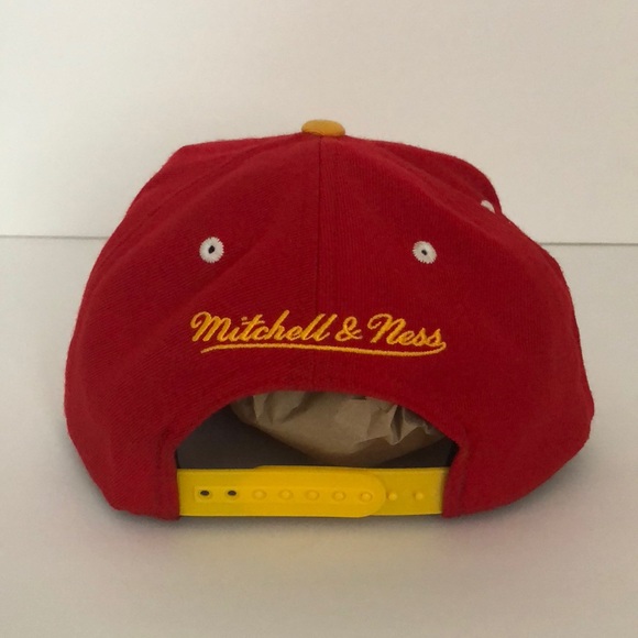 Vintage Atlanta Hawks Snapback Hat Red Yellow - Picture 3 of 5